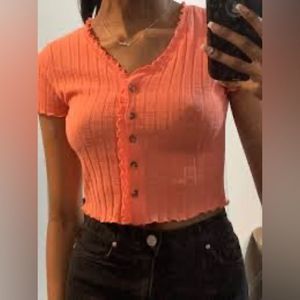 NWOT So Ribbed Crop Top Short Sleeve Lettuce Hem Button - Size L